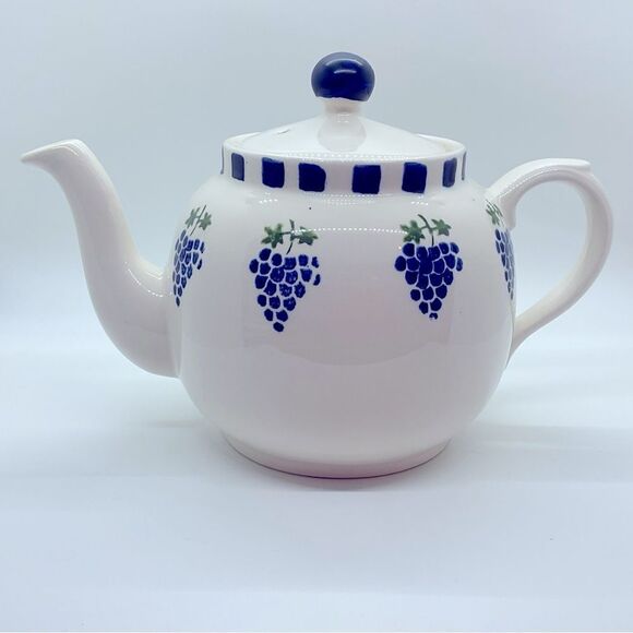 Vintage Prince & Kensington StonewareTeapot - Picture 1 of 6